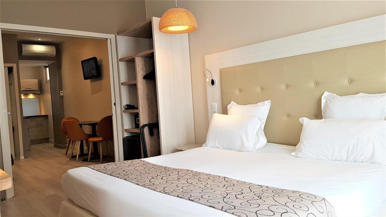Hotel Montaigne ซาร์ลา-ลา-กาเนดา ภายนอก รูปภาพ