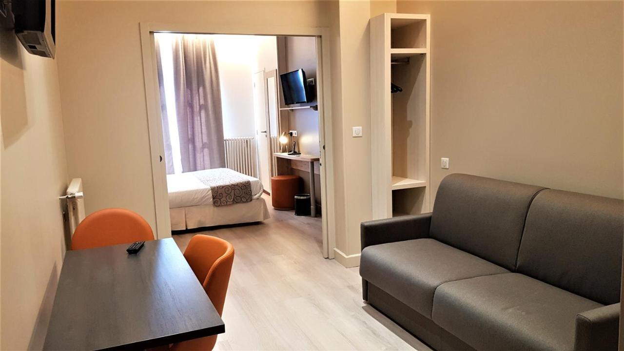 Hotel Montaigne ซาร์ลา-ลา-กาเนดา ภายนอก รูปภาพ