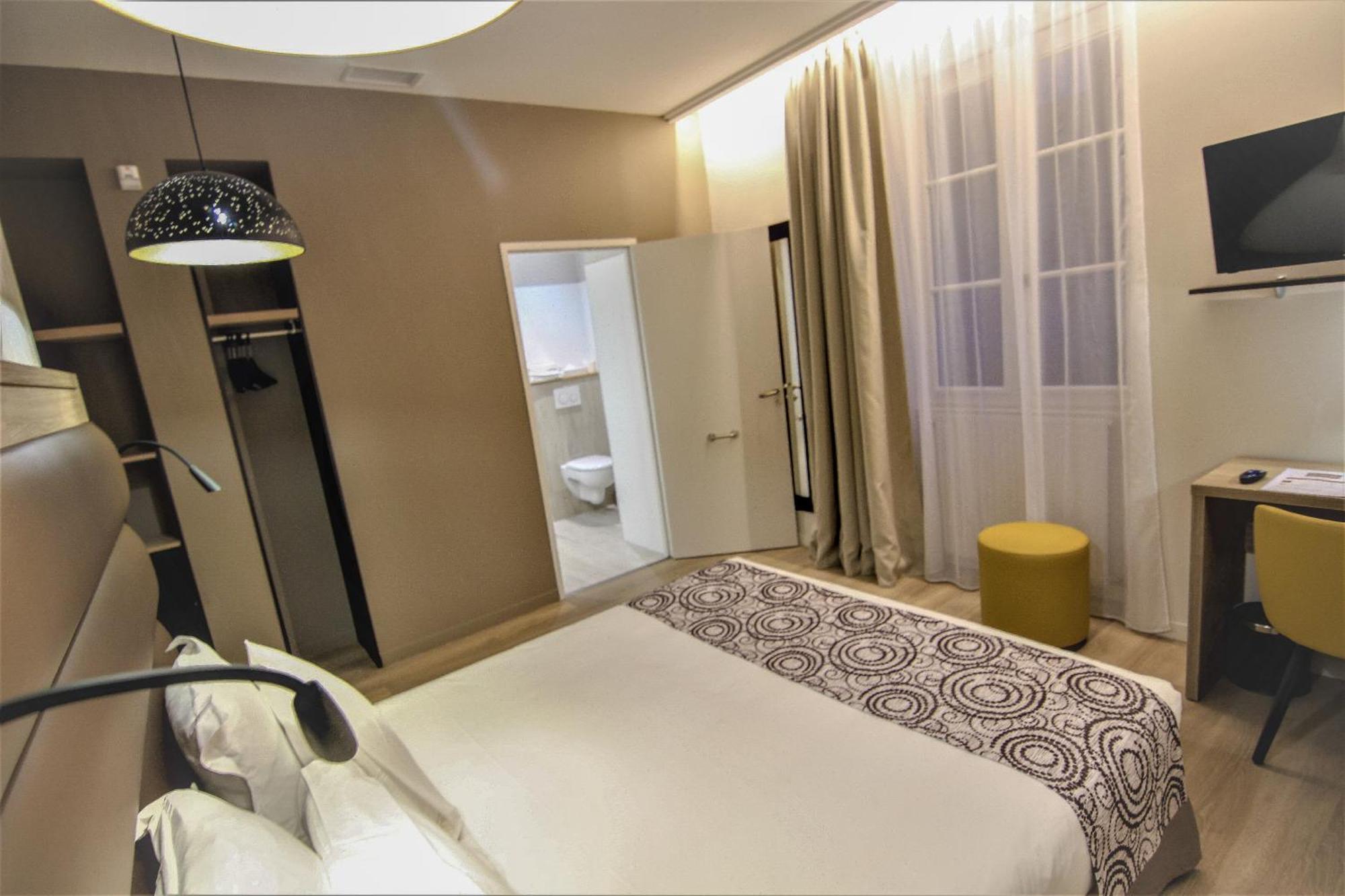 Hotel Montaigne ซาร์ลา-ลา-กาเนดา ภายนอก รูปภาพ