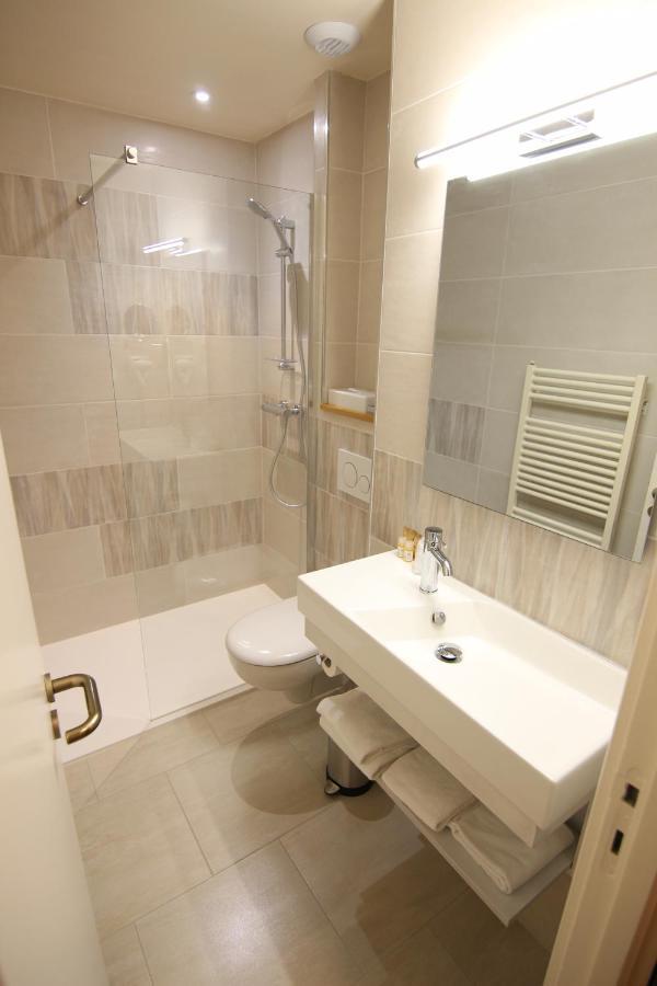 Hotel Montaigne ซาร์ลา-ลา-กาเนดา ภายนอก รูปภาพ